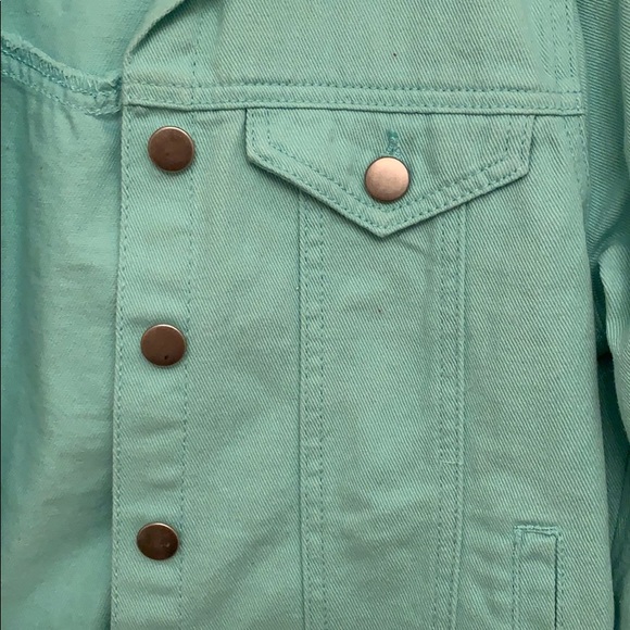 Cropped Denim Jacket - Picture 3 of 4